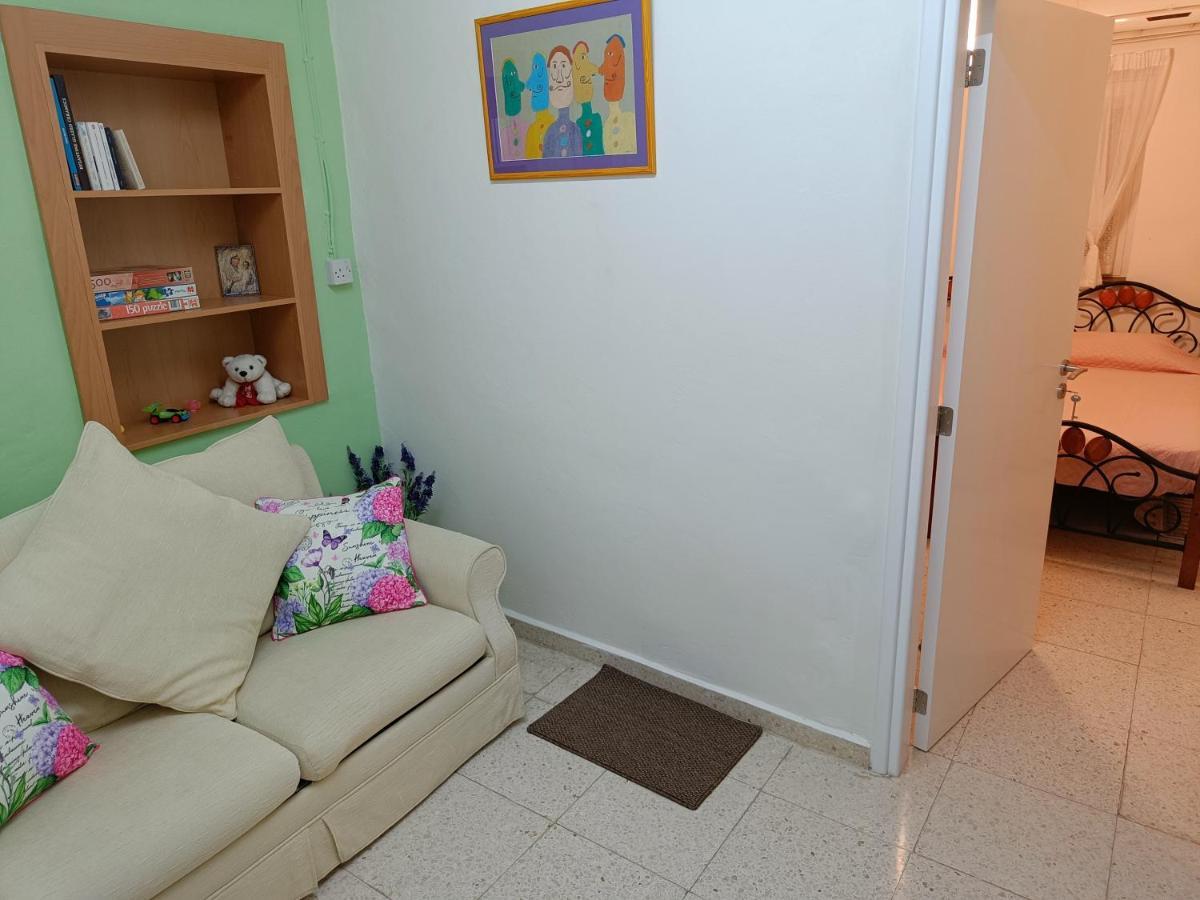 The Grapevine Guest House Paphos ภายนอก รูปภาพ