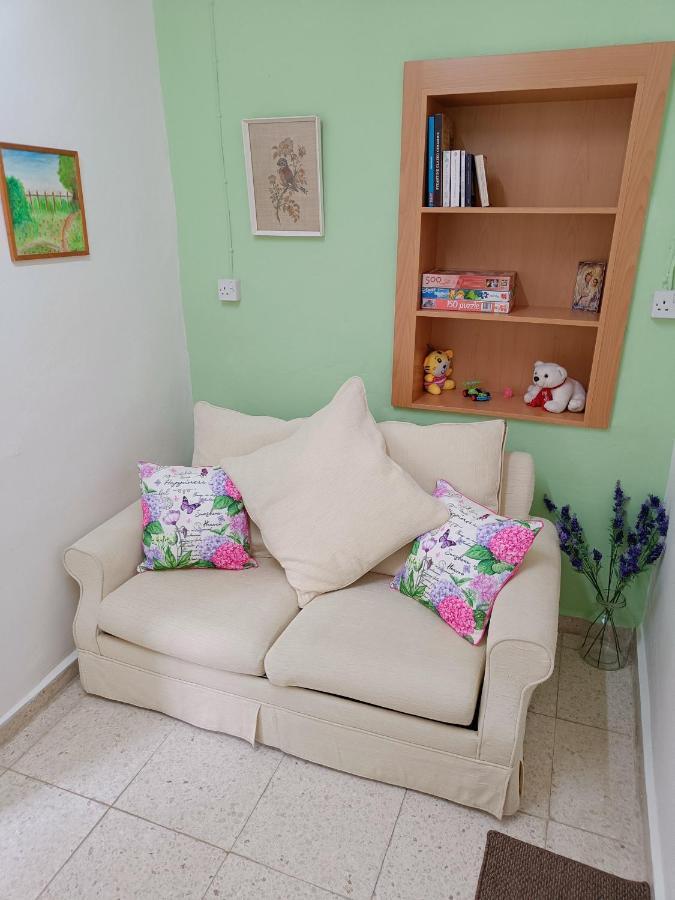 The Grapevine Guest House Paphos ภายนอก รูปภาพ