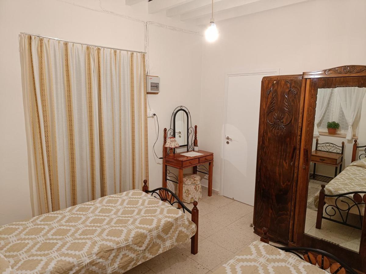 The Grapevine Guest House Paphos ภายนอก รูปภาพ